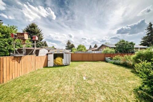 411 Abadan Place Ne, Calgary, AB - Outdoor