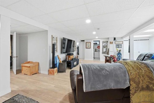 2406 26 Street, Nanton, AB - Indoor