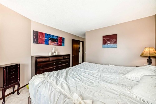 232 Macewan Ridge Close Nw, Calgary, AB - Indoor Photo Showing Bedroom