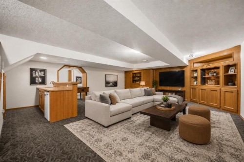 131 Lake Simcoe Court Se, Calgary, AB - Indoor