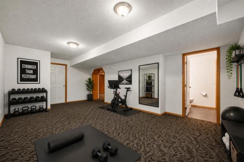 131 Lake Simcoe Court Se, Calgary, AB - Indoor