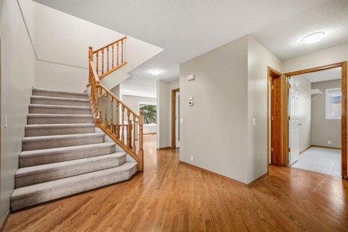 131 Lake Simcoe Court Se, Calgary, AB - Indoor Photo Showing Other Room
