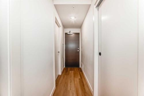 310-1107 Gladstone Road Nw, Calgary, AB - Indoor Photo Showing Other Room