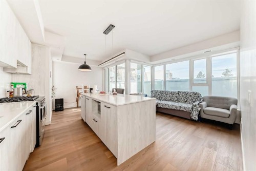 310-1107 Gladstone Road Nw, Calgary, AB - Indoor Photo Showing Kitchen With Upgraded Kitchen