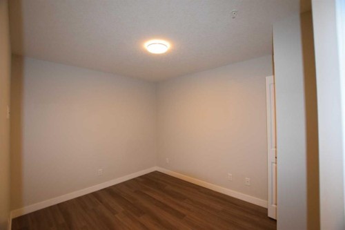 2318-6118 80 Avenue Ne, Calgary, AB - Indoor Photo Showing Other Room