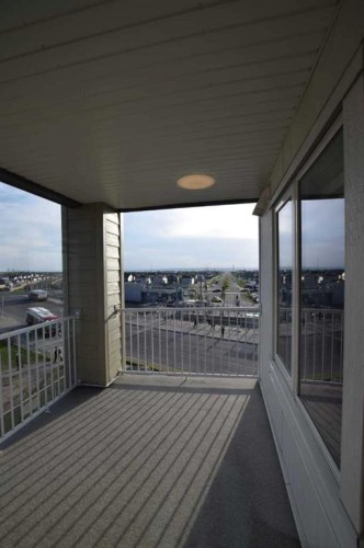 2318-6118 80 Avenue Ne, Calgary, AB - Outdoor With Exterior