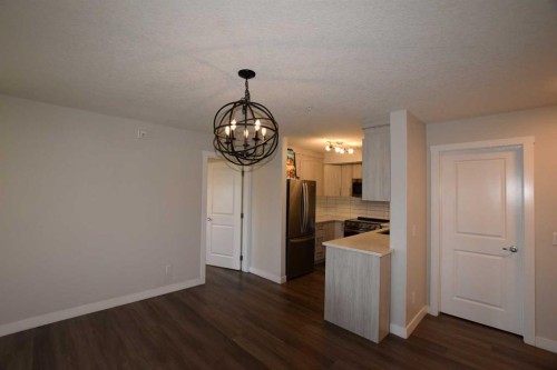 2318-6118 80 Avenue Ne, Calgary, AB - Indoor Photo Showing Kitchen