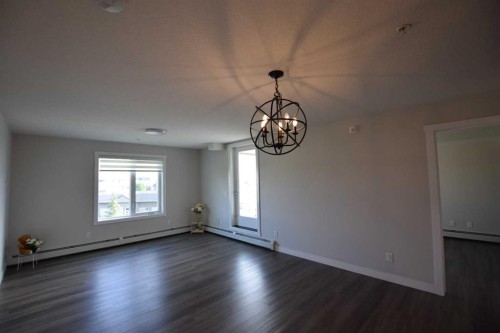 2318-6118 80 Avenue Ne, Calgary, AB - Indoor Photo Showing Other Room