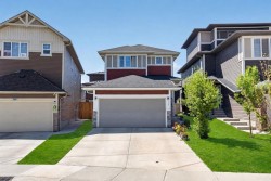 77 Saddlestone Place NE Calgary, AB T3J 0Z6