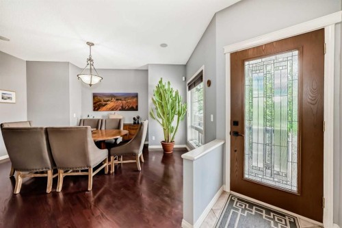 188 Chapala Drive Se, Calgary, AB - Indoor Photo Showing Dining Room