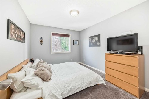 188 Chapala Drive Se, Calgary, AB - Indoor Photo Showing Bedroom