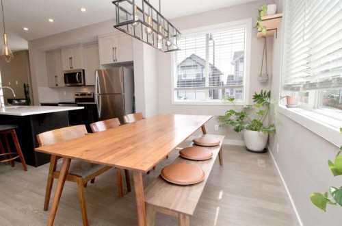 3 Sunrise Heights, Cochrane, AB - Indoor Photo Showing Dining Room