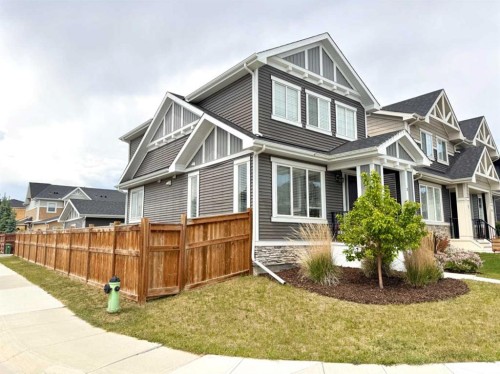 3 Sunrise Heights  Cochrane, AB T4C 2R8