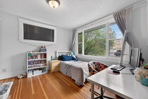 625 29 Avenue Sw, Calgary, AB - Indoor Photo Showing Bedroom