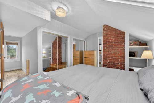 625 29 Avenue Sw, Calgary, AB - Indoor Photo Showing Bedroom