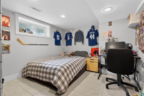 625 29 Avenue Sw, Calgary, AB - Indoor Photo Showing Bedroom