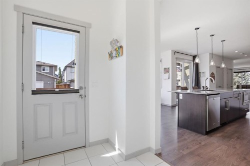 341 Marquis Heights Se, Calgary, AB - Indoor Photo Showing Kitchen