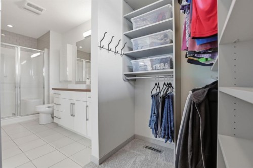 341 Marquis Heights Se, Calgary, AB - Indoor