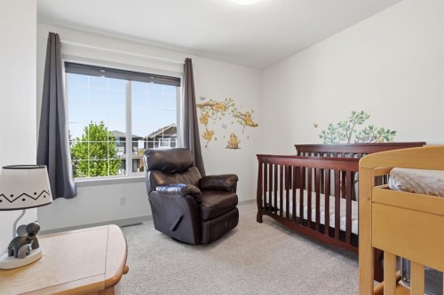 341 Marquis Heights Se, Calgary, AB - Indoor Photo Showing Bedroom