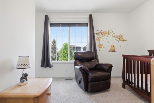 341 Marquis Heights Se, Calgary, AB - Indoor Photo Showing Bedroom