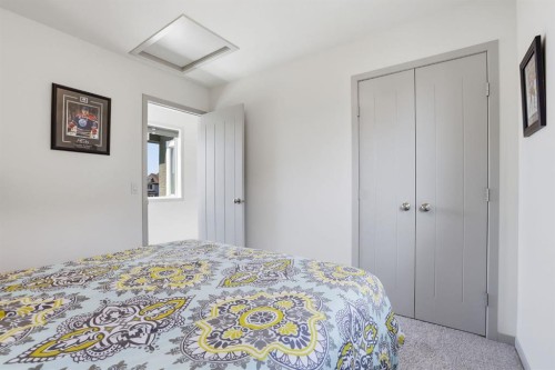 341 Marquis Heights Se, Calgary, AB - Indoor Photo Showing Bedroom