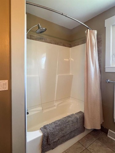 5839 Dalkeith Hill Nw, Calgary, AB - Indoor Photo Showing Bathroom