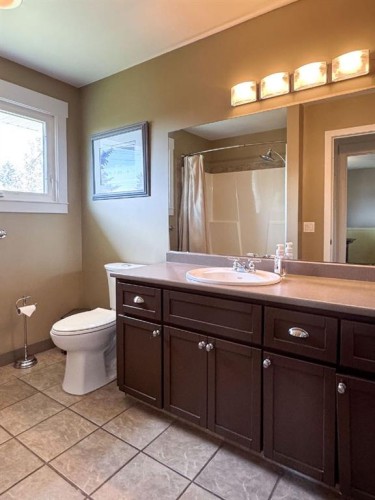 5839 Dalkeith Hill Nw, Calgary, AB - Indoor Photo Showing Bathroom