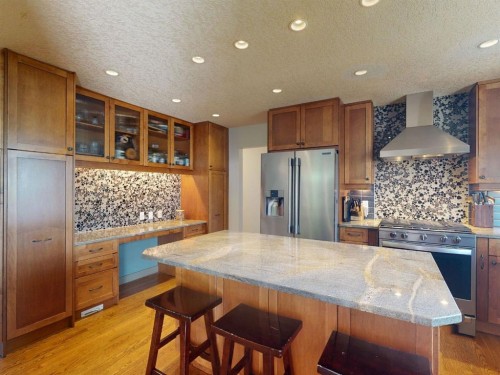 5839 Dalkeith Hill Nw, Calgary, AB - Indoor Photo Showing Kitchen With Upgraded Kitchen