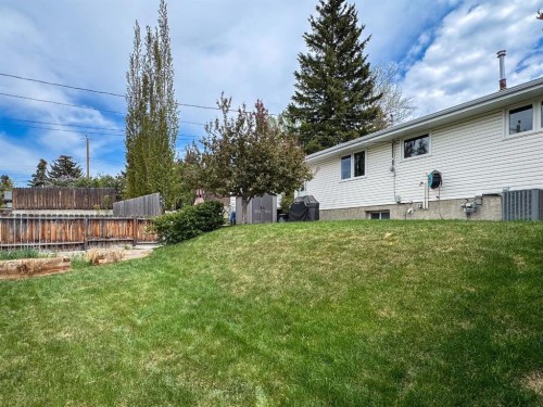 5839 Dalkeith Hill Nw, Calgary, AB - Outdoor