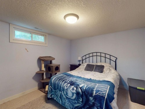 5839 Dalkeith Hill Nw, Calgary, AB - Indoor Photo Showing Bedroom