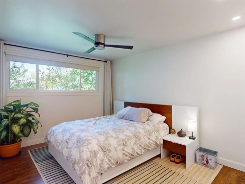 5839 Dalkeith Hill Nw, Calgary, AB - Indoor Photo Showing Bedroom