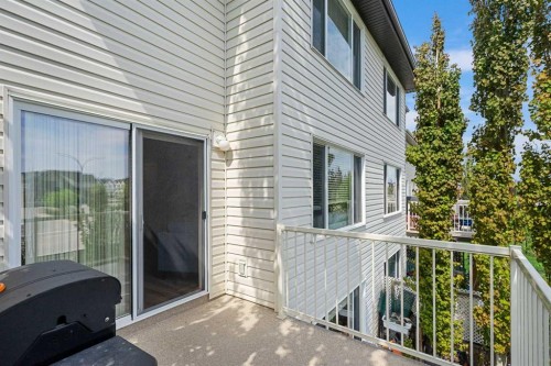 105 Sunset Common, Cochrane, AB - Outdoor