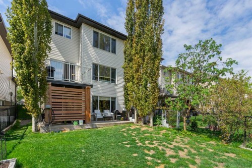 105 Sunset Common, Cochrane, AB - Outdoor