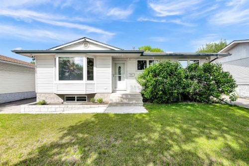 7127 18 Street SE Calgary, AB T2C 1K2
