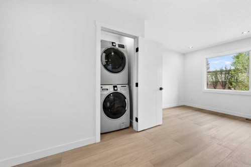 5423 Madigan Drive Ne, Calgary, AB - Indoor Photo Showing Laundry Room