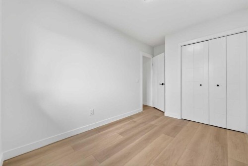 5423 Madigan Drive Ne, Calgary, AB - Indoor Photo Showing Other Room