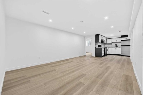 5423 Madigan Drive Ne, Calgary, AB - Indoor Photo Showing Other Room
