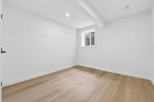 5423 Madigan Drive Ne, Calgary, AB - Indoor Photo Showing Other Room