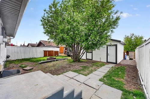 5423 Madigan Drive Ne, Calgary, AB - Outdoor