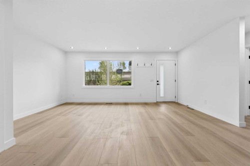 5423 Madigan Drive Ne, Calgary, AB - Indoor
