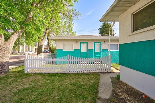 2511 22 Street Nw, Calgary, AB - Outdoor