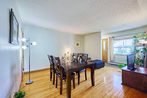 2511 22 Street Nw, Calgary, AB - Indoor Photo Showing Dining Room