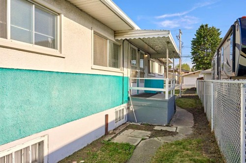 2511 22 Street Nw, Calgary, AB - Outdoor With Exterior