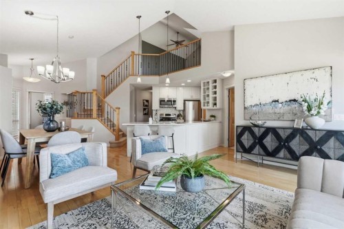131 Springbank Terrace Sw, Calgary, AB - Indoor Photo Showing Living Room