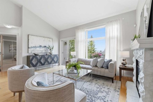 131 Springbank Terrace Sw, Calgary, AB - Indoor Photo Showing Living Room