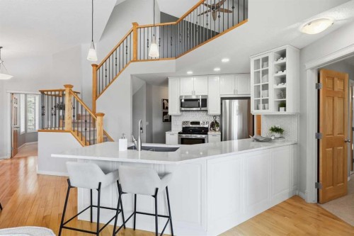 131 Springbank Terrace Sw, Calgary, AB - Indoor Photo Showing Kitchen With Stainless Steel Kitchen With Upgraded Kitchen