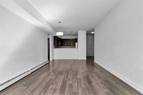 107-611 Edmonton Trail Ne, Calgary, AB - Indoor Photo Showing Other Room