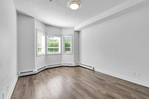 107-611 Edmonton Trail Ne, Calgary, AB - Indoor Photo Showing Other Room