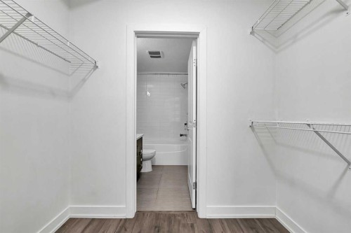 107-611 Edmonton Trail Ne, Calgary, AB - Indoor Photo Showing Other Room