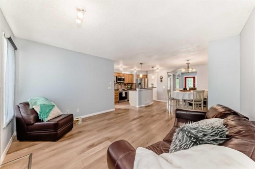 142 Auburn Bay Heights Se, Calgary, AB - Indoor Photo Showing Living Room